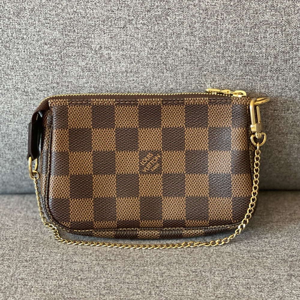 Louis Vuitton Mini Pochette Accessoires DE